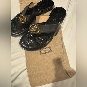 Gucci Black and Gold Sandals with Double G Monogram. Size 8